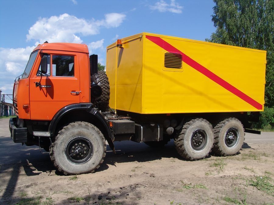 Автомобиль специальный для перевозки ВВ модели 574224 на шасси КАМАЗ-5350-D5